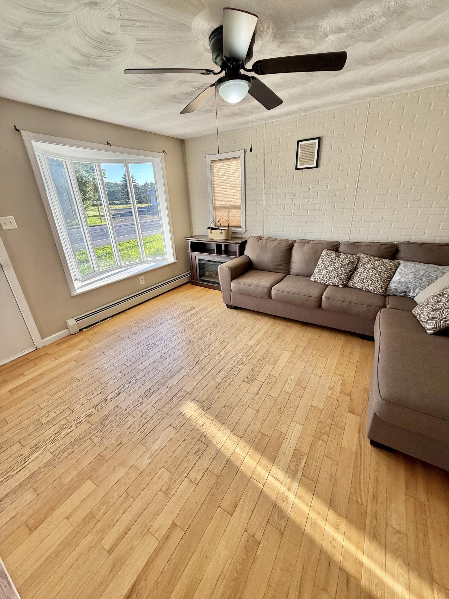 982 Main Street Grand Isle, ME 04746 - Photo 37 of 97 Living Room