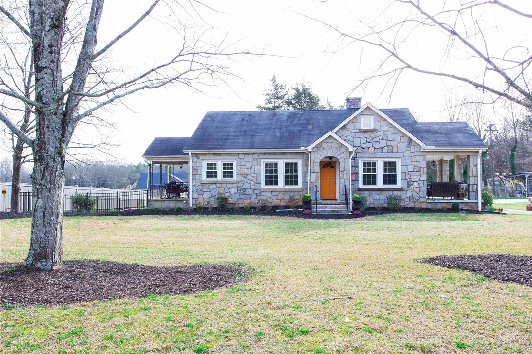 221 Pendleton Road Clemson, SC 29631 - Photo 2 of 36