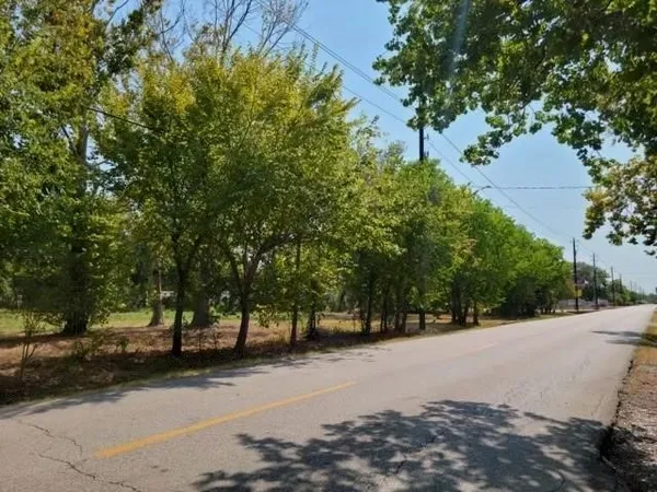 $399,990 | 803 West Archer Road, Baytown, TX 77521