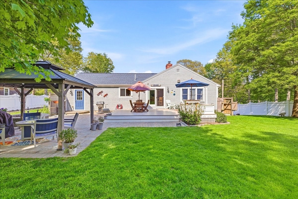 9 Woodridge Road Sandwich, MA 02537 - Photo 27 of 42