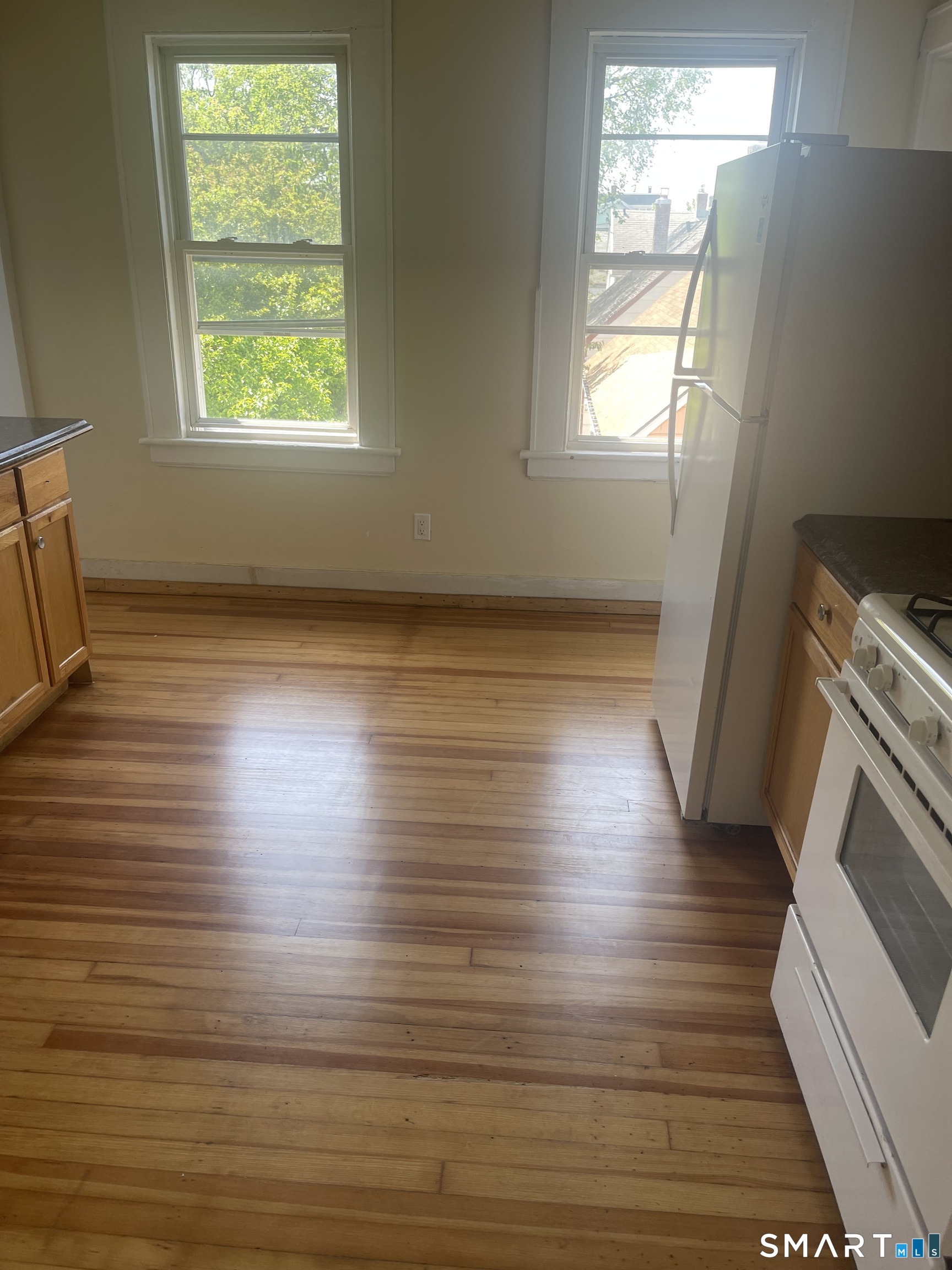 194 Adams Street Bridgeport, CT 06607 - Photo 11 of 20 Gallery Image 11