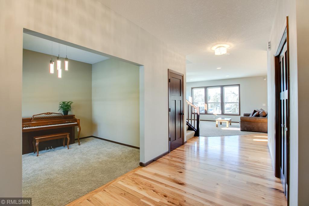 4811 Williston Road Minnetonka, MN 55345 - Photo 3 of 36 Gallery Image 3