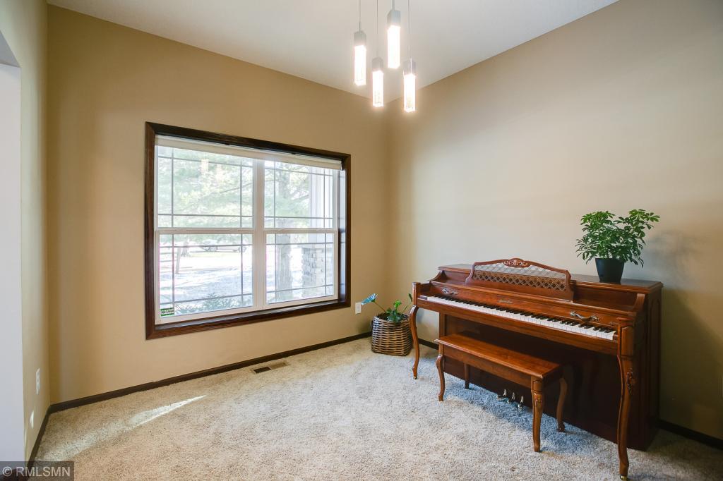 4811 Williston Road Minnetonka, MN 55345 - Photo 4 of 36 Gallery Image 4
