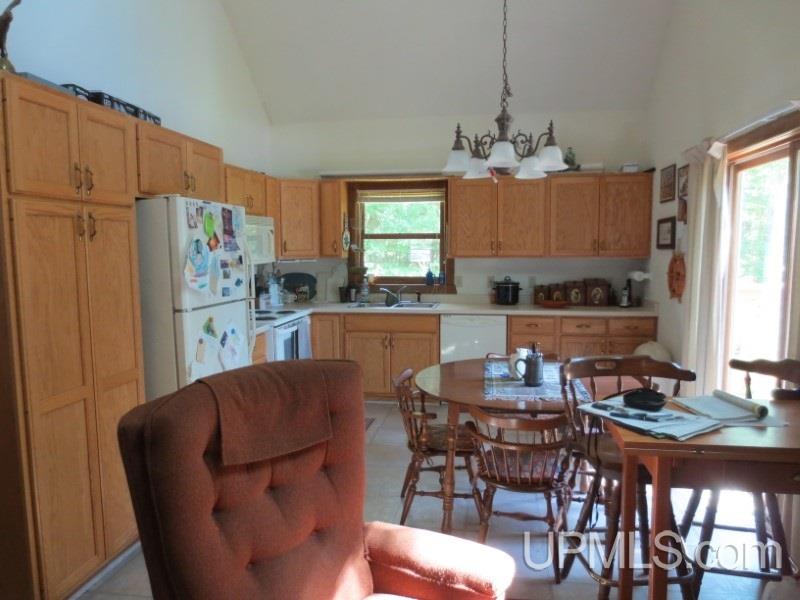 1837 North Lake Road Florence, WI 54121 - Photo 4 of 27