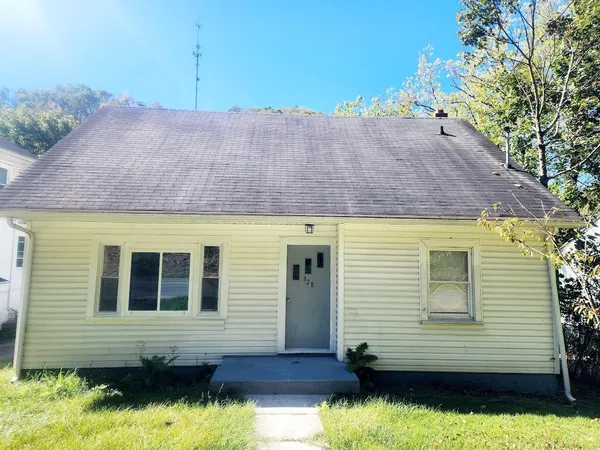$1,250 | 328 South College Avenue, Bluefield, VA 24605