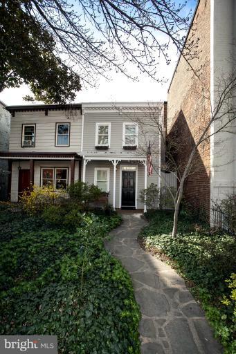 637 A Street Southeast Washington, DC 20003 - Photo 21 of 22 Exterior (Front)
