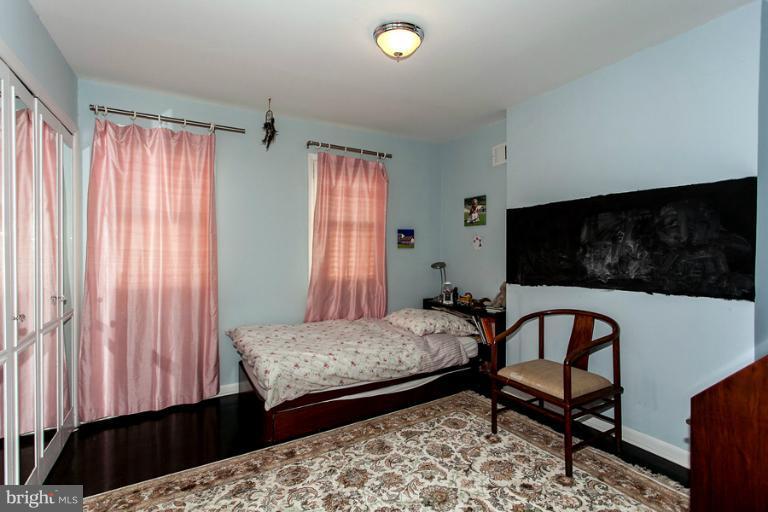 637 A Street Southeast Washington, DC 20003 - Photo 4 of 22 Bedroom