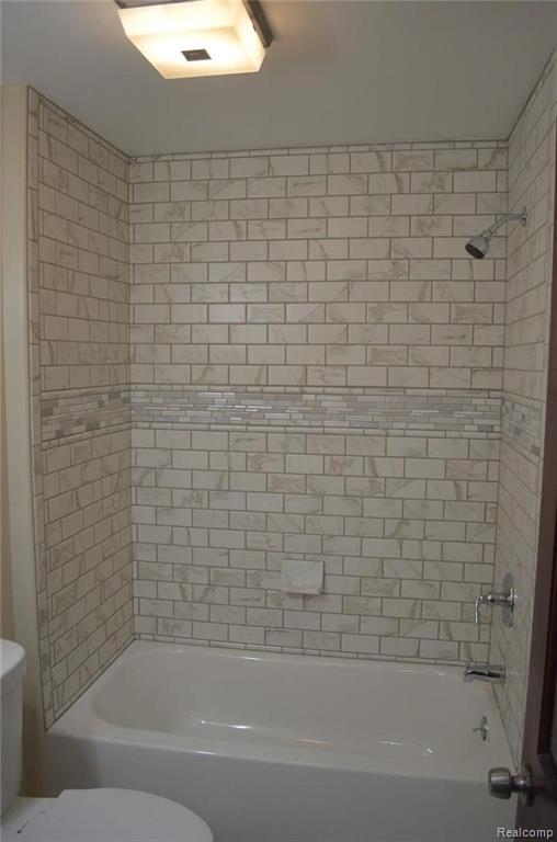 17565 Sumpter Road Belleville, MI 48111 - Photo 8 of 25