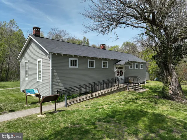 $1,750,000 | 946 Benning Road, Galesville, MD 20765