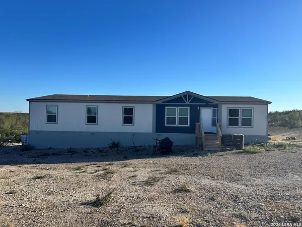 $2,400 | 348 Remington Drive, Eagle Pass, TX 78852