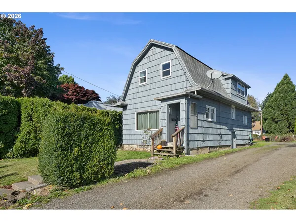 $329,000 | 2410 3rd Street, Tillamook, OR 97141