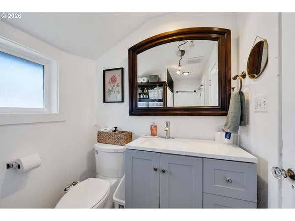 $329,000 | 2410 3rd Street, Tillamook, OR 97141