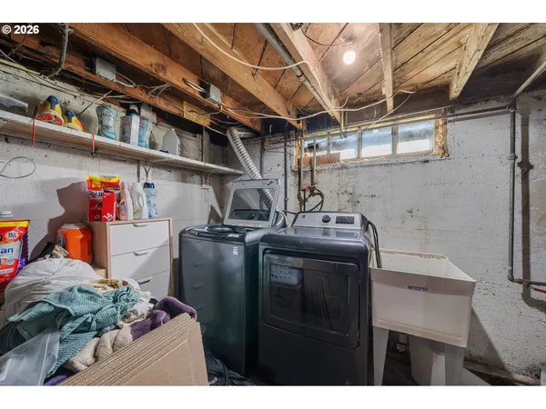 $329,000 | 2410 3rd Street, Tillamook, OR 97141