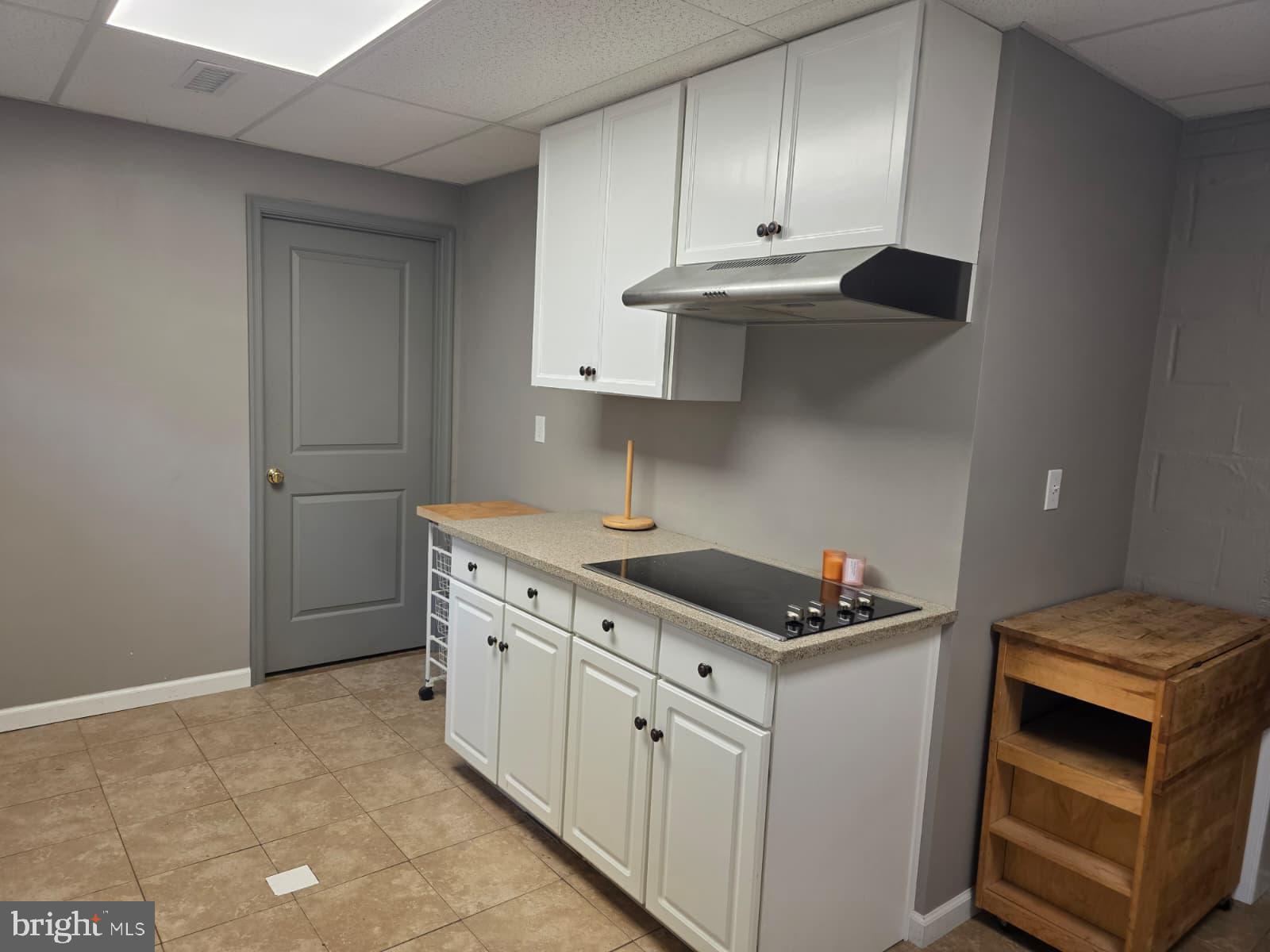 401 Stonington Road Silver Spring, MD 20902 - Photo 8 of 16 Kitchen