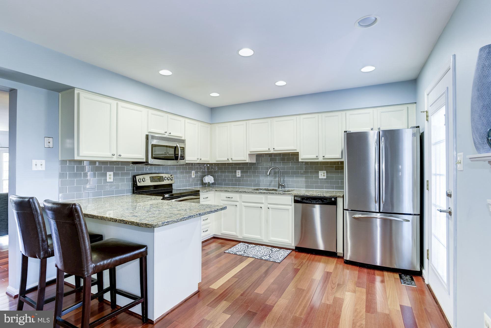 46836 Rabbitrun Terrace Sterling, VA 20164 - Photo 5 of 30 Kitchen