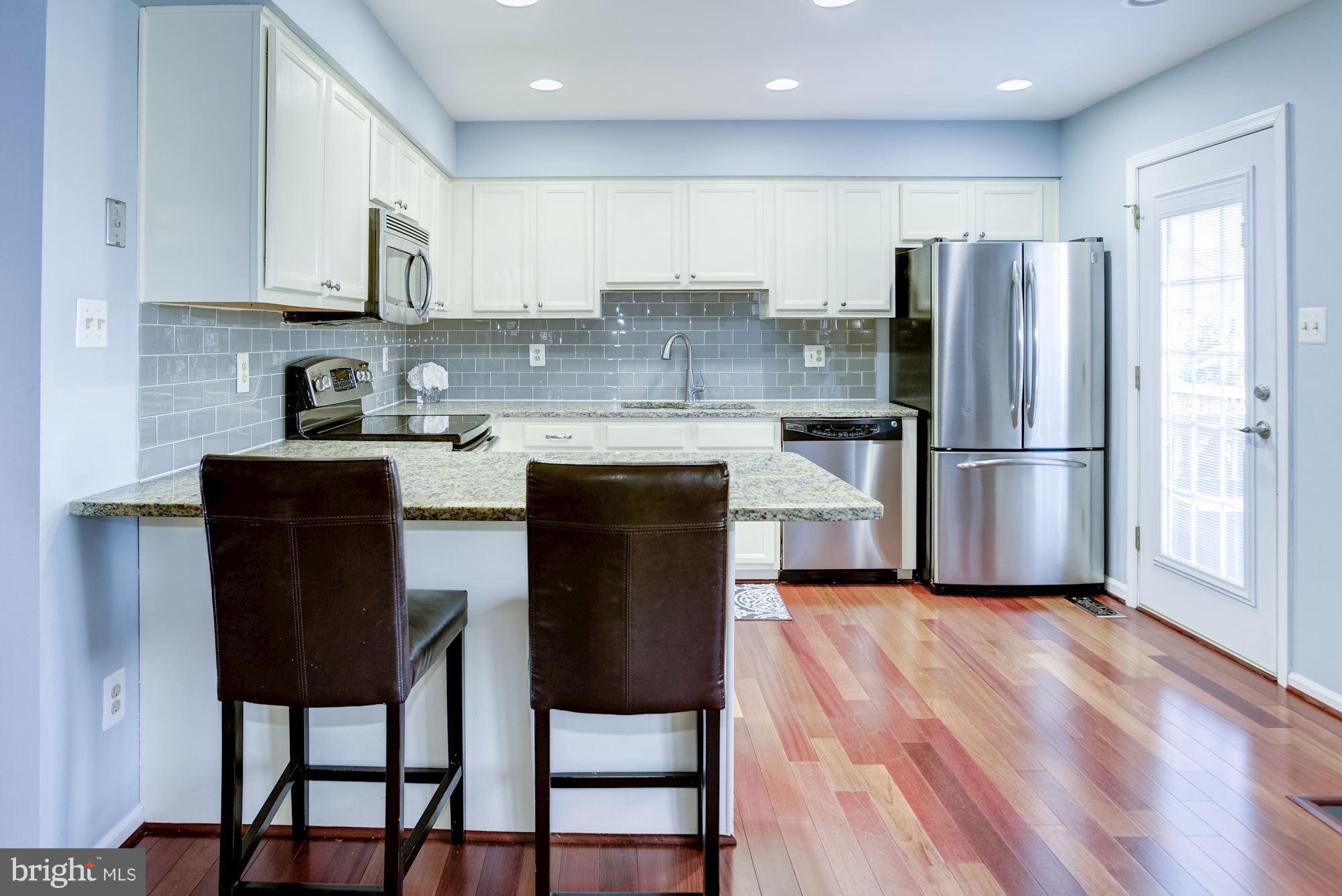 46836 Rabbitrun Terrace Sterling, VA 20164 - Photo 6 of 30 Kitchen