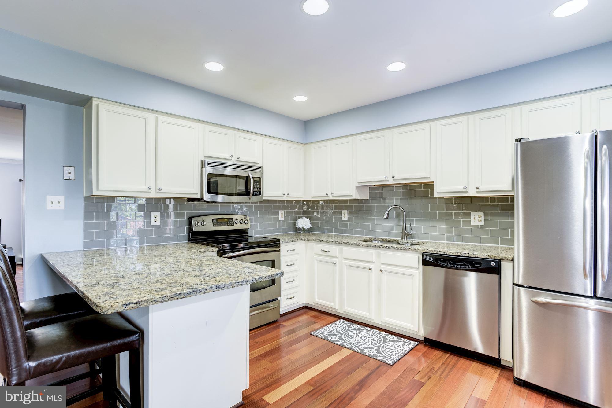46836 Rabbitrun Terrace Sterling, VA 20164 - Photo 7 of 30 Kitchen