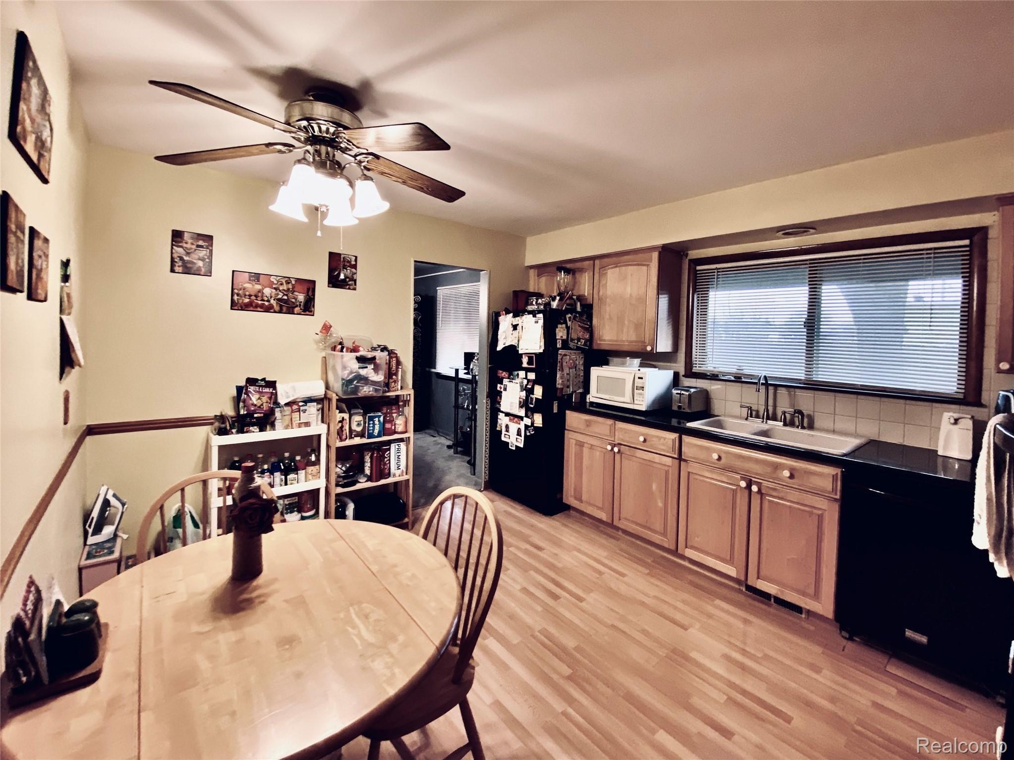 18484 Davidson Road Fraser, MI 48026 - Photo 11 of 45 Kitchen.JPG