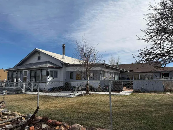 $275,000 | 206 South 4th Street, Thermopolis, WY 82443