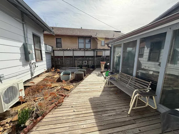 $275,000 | 206 South 4th Street, Thermopolis, WY 82443