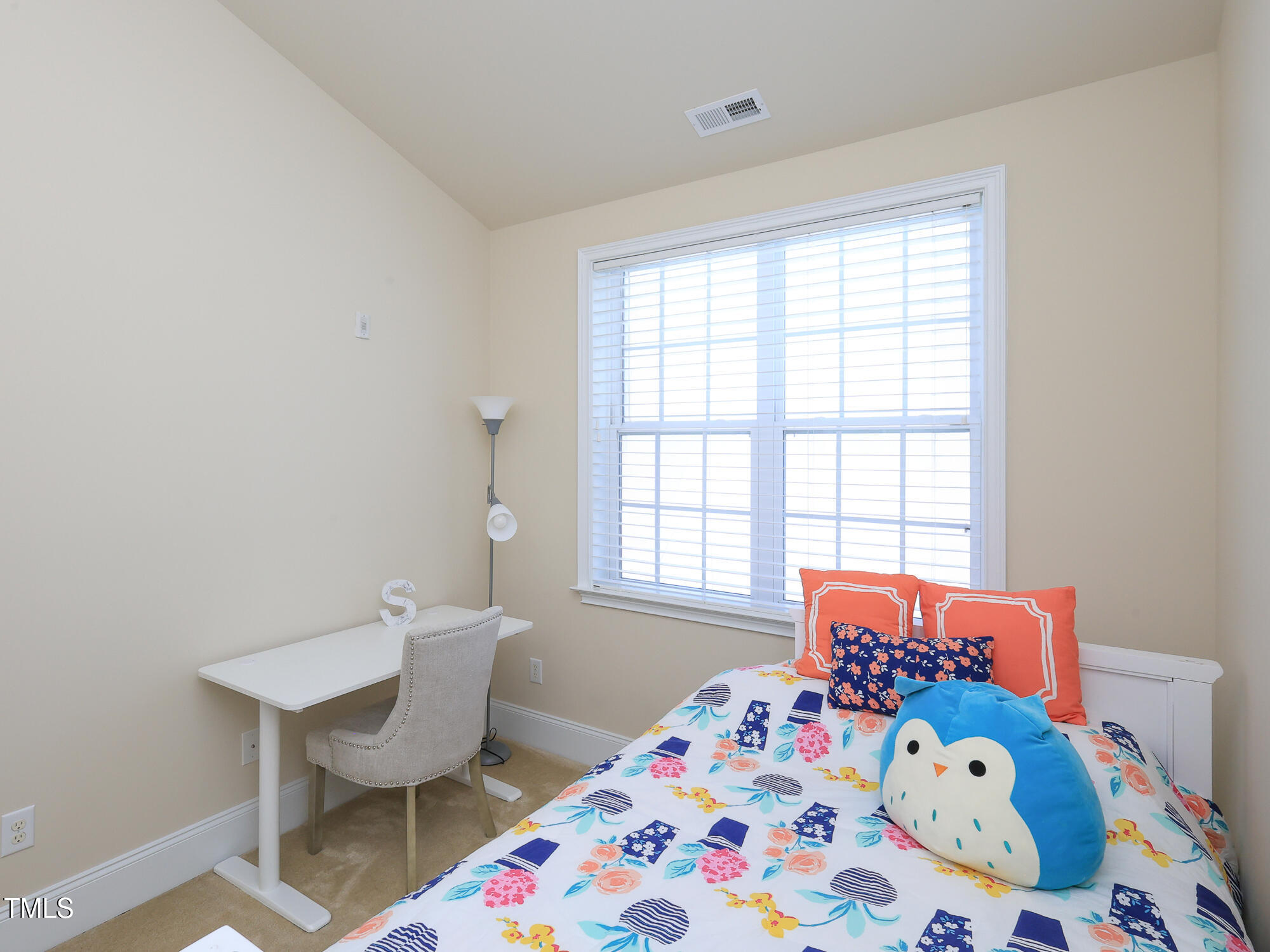 10529 Sablewood Drive, Unit 116 Raleigh, NC 27617 - Photo 38 of 57 058_10529_sablewood_116_bdrm2