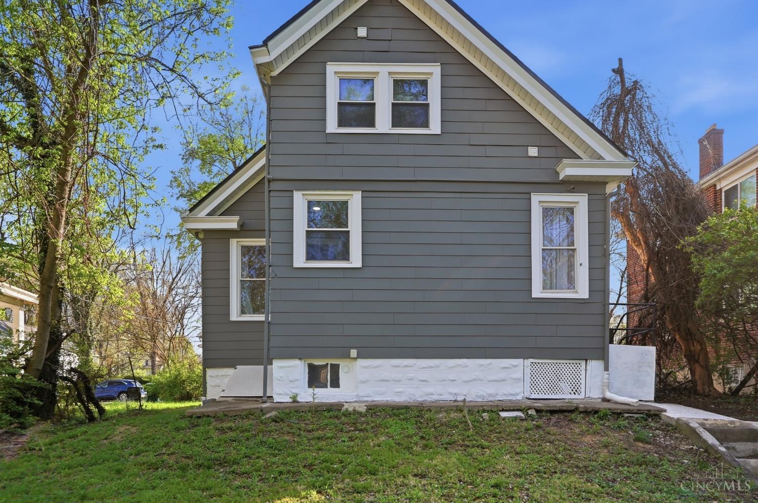 2721 Oakleaf Avenue Cincinnati, OH 45212 - Photo 30 of 34