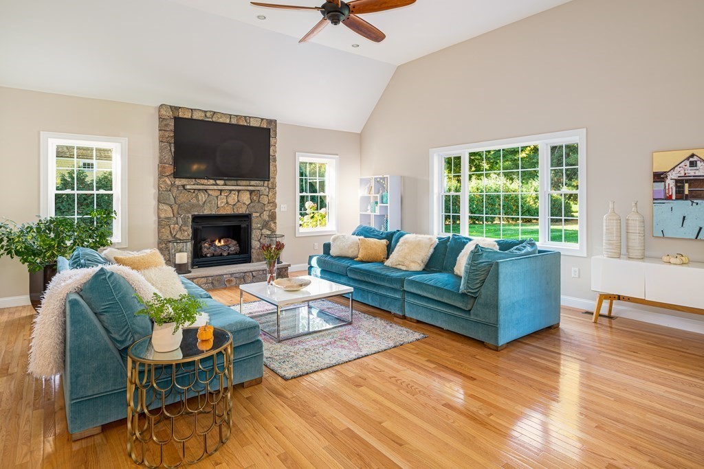 43 High Plain Road Andover, MA 01810 - Photo 3 of 41 Gallery Image 3