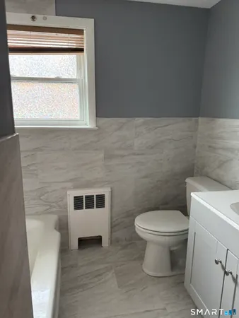 $1,875 | 21-27 Hartford Avenue, Unit 4, Newington, CT 06111