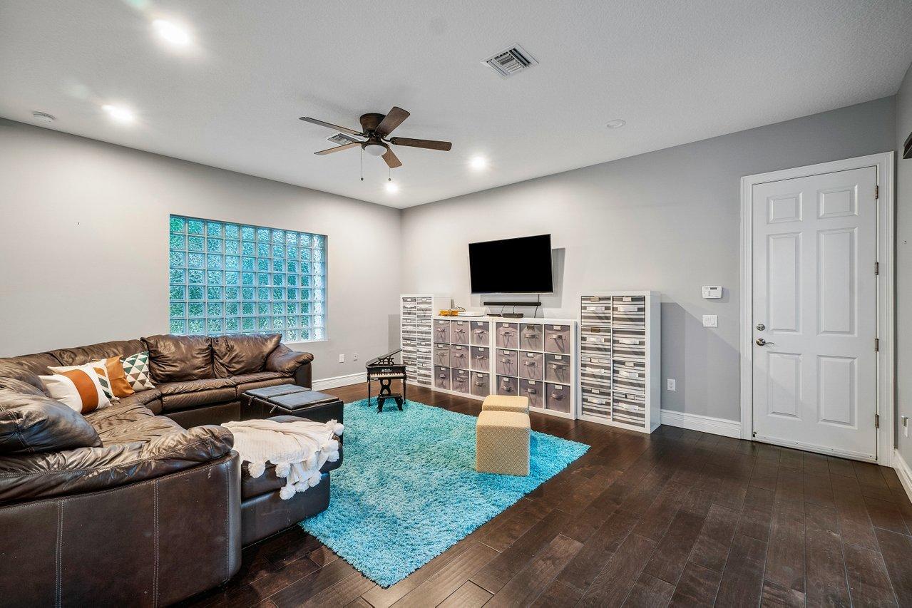 16571 Ambassador Bridge Road Delray Beach, FL 33446 - Photo 13 of 34 017-16571AmbassadorBridgeRoad-DelrayBeac