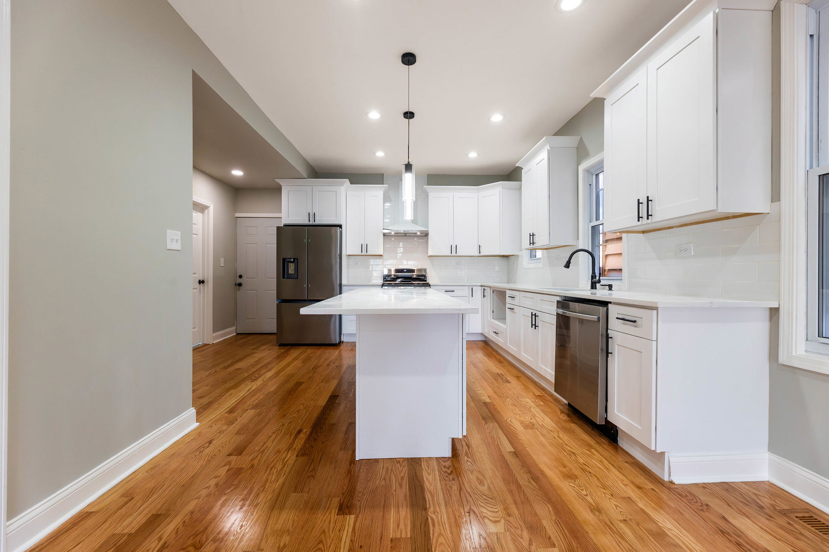 4924 West Congress Parkway Chicago, IL 60644 - Photo 3 of 23