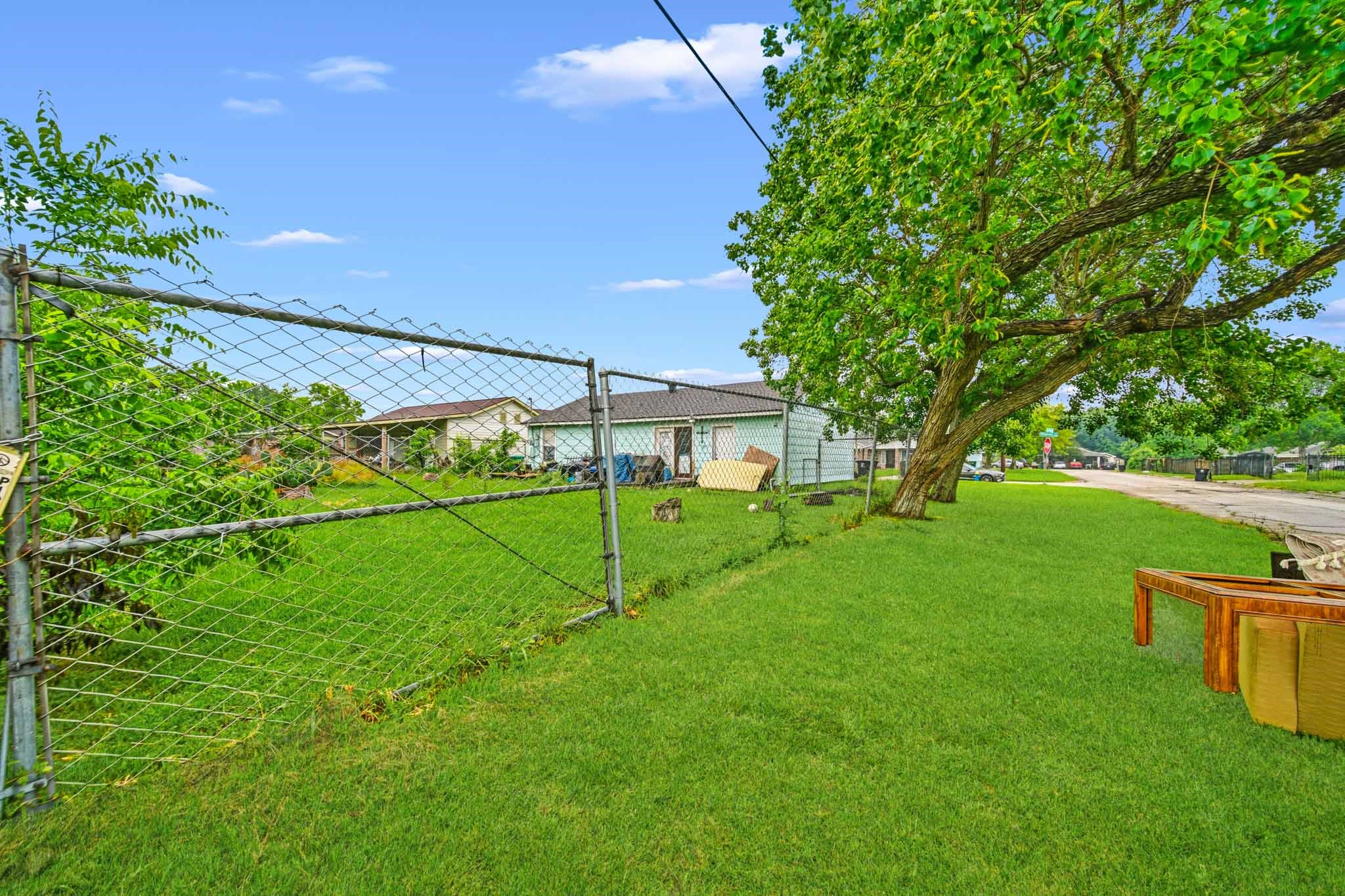 5003 Ridgeway Drive Houston, TX 77033 - Photo 5 of 25