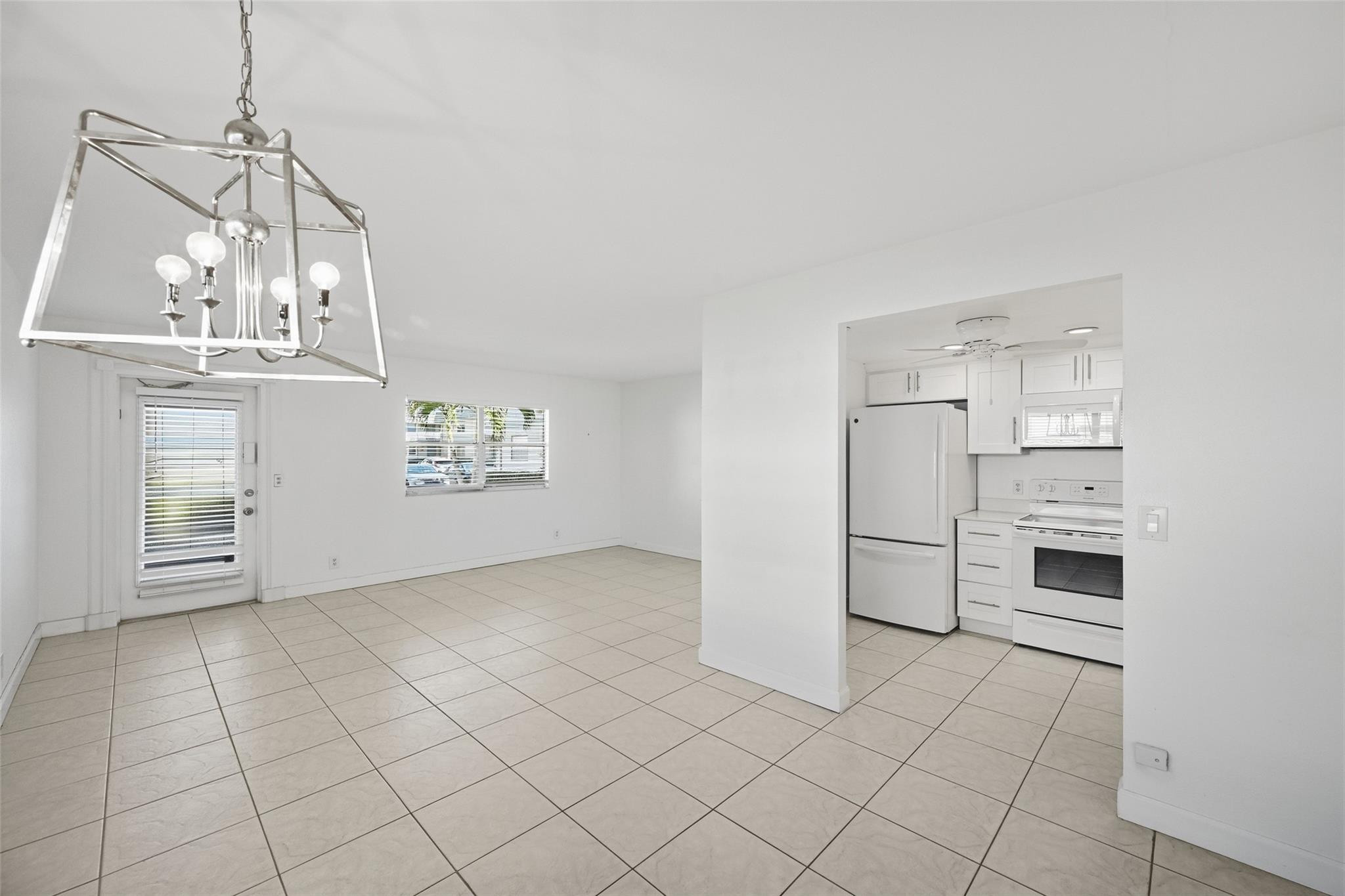 451 Monaco J, Unit J Delray Beach, FL 33446 - Photo 7 of 22 Photo 7