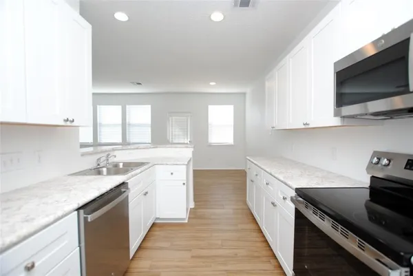 $2,050 | 3212 Victorian Manor Lane, Houston, TX 77047