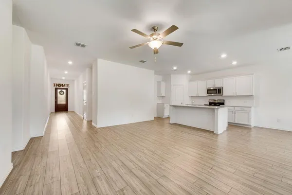 $1,995 | 728 Alden Drive, Princeton, TX 75407