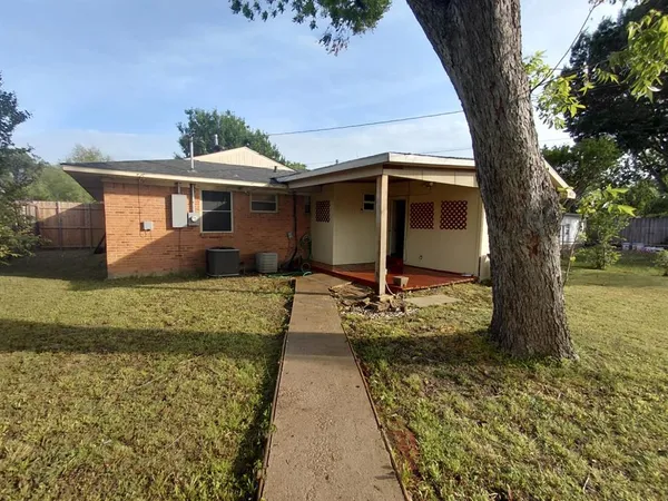 $1,950 | 1817 Belmont Street, Mesquite, TX 75149