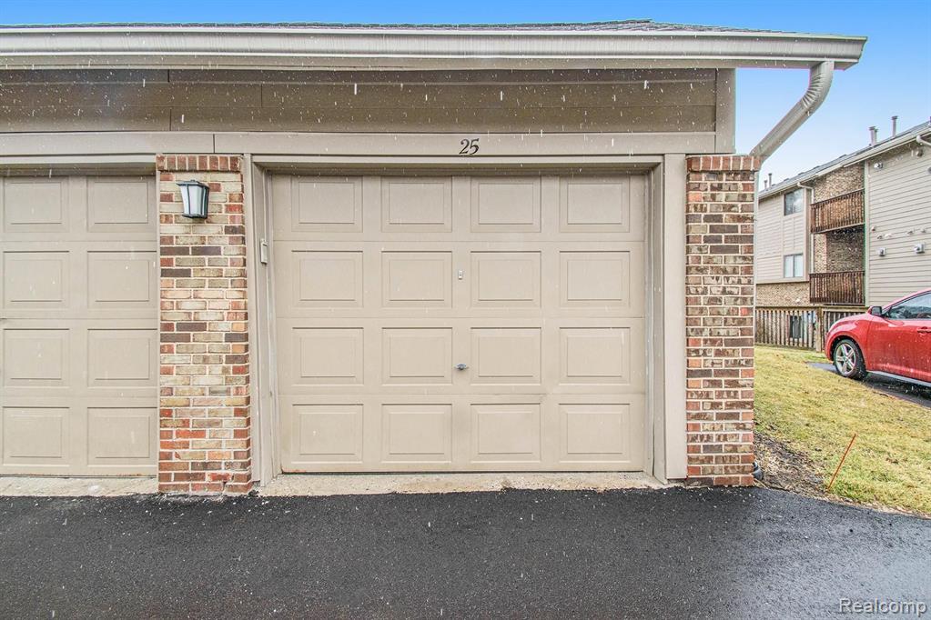 11773 Sycamore Road, Unit 25 Plymouth, MI 48170 - Photo 33 of 34