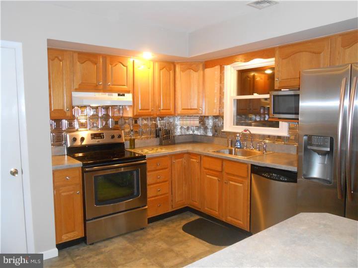 28 Harriet Road Churchville, PA 18966 - Photo 8 of 22 Gallery Image 8