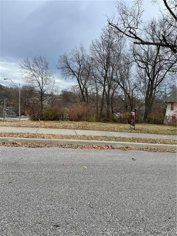 $75,000 | 806 Linwood Boulevard, Kansas City, MO 64109