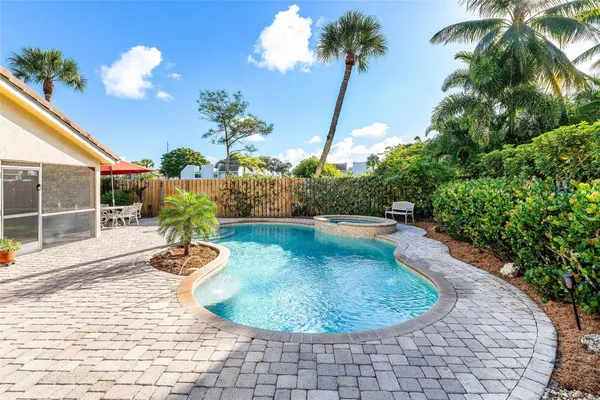$1,225,000 | 2855 Hampton Circle East, Delray Beach, FL 33445