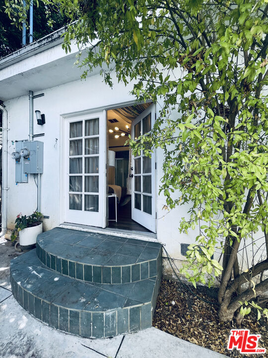 1500 Midvale Avenue Los Angeles, CA 90024 - Photo 12 of 16