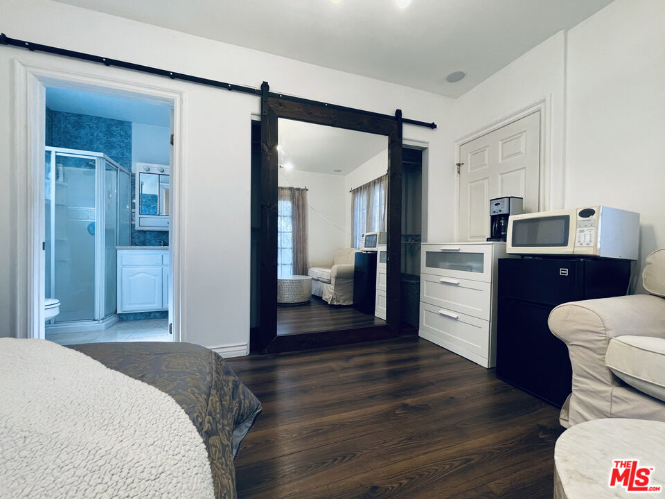 1500 Midvale Avenue Los Angeles, CA 90024 - Photo 4 of 16