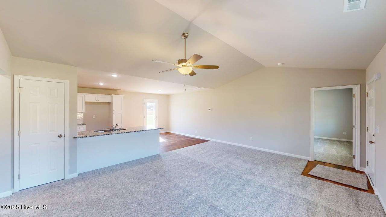 1391 Pinkney Road Pikeville, NC 27863 - Photo 6 of 29 Living Room