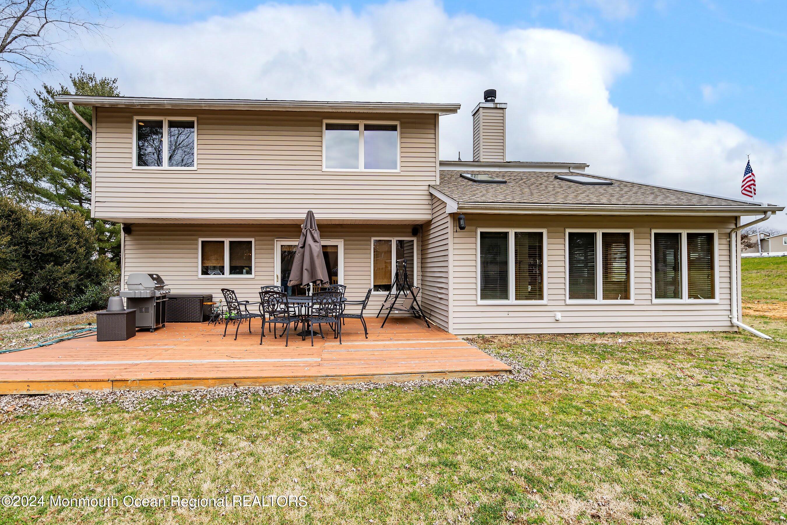 7 Valley Road Manalapan, NJ 07726 - Photo 35 of 35 39-Rear 1