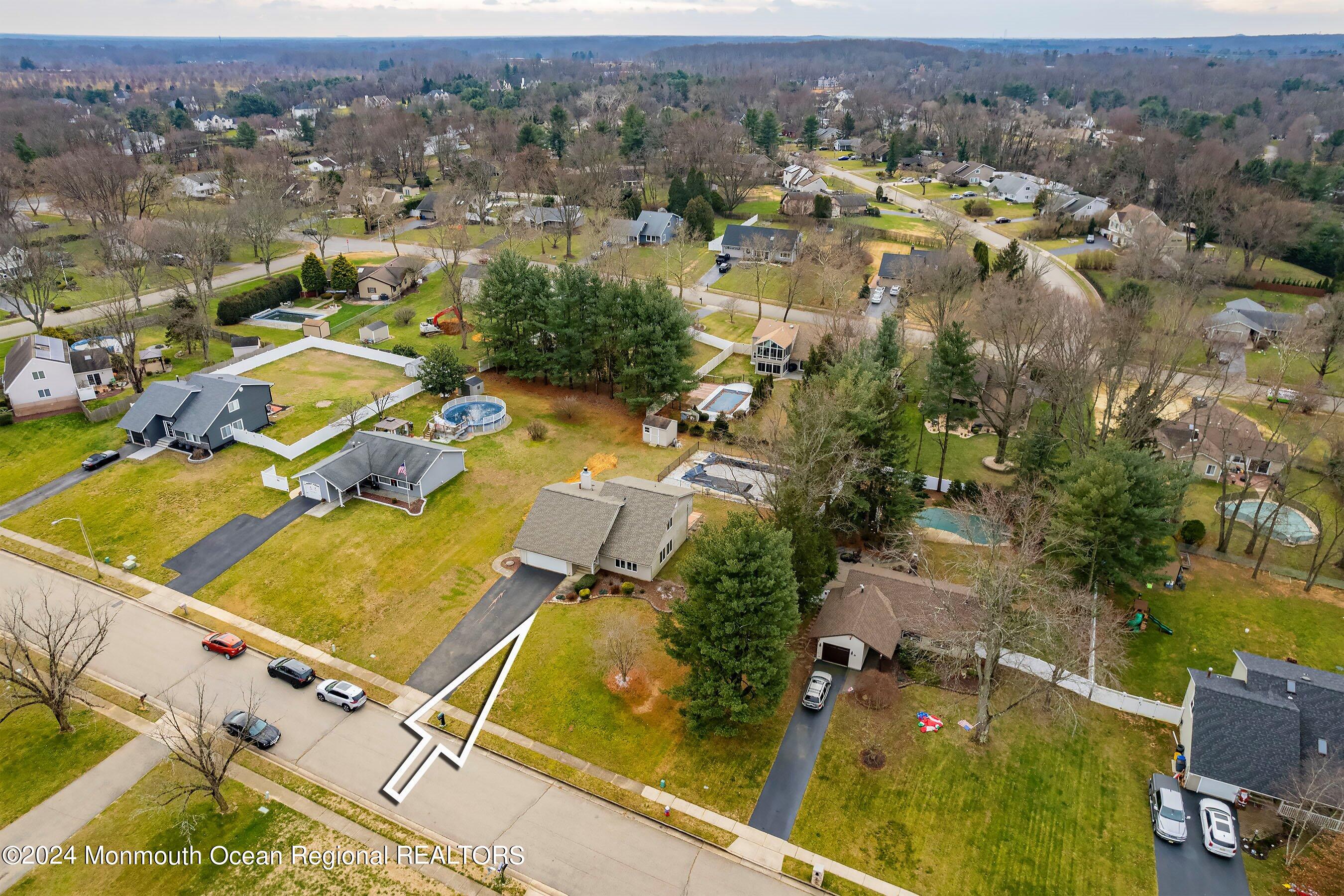 7 Valley Road Manalapan, NJ 07726 - Photo 5 of 35 03-Front Right 2 with Arrow