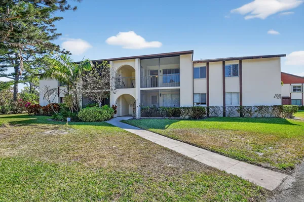 $1,700 | 4723 Sable Pine Circle, Unit D2, West Palm Beach, FL 33417
