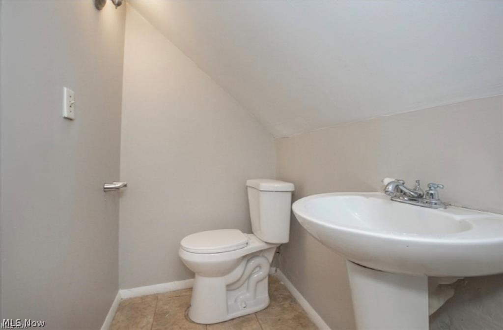 59 Greencroft Road Bedford, OH 44146 - Photo 10 of 12