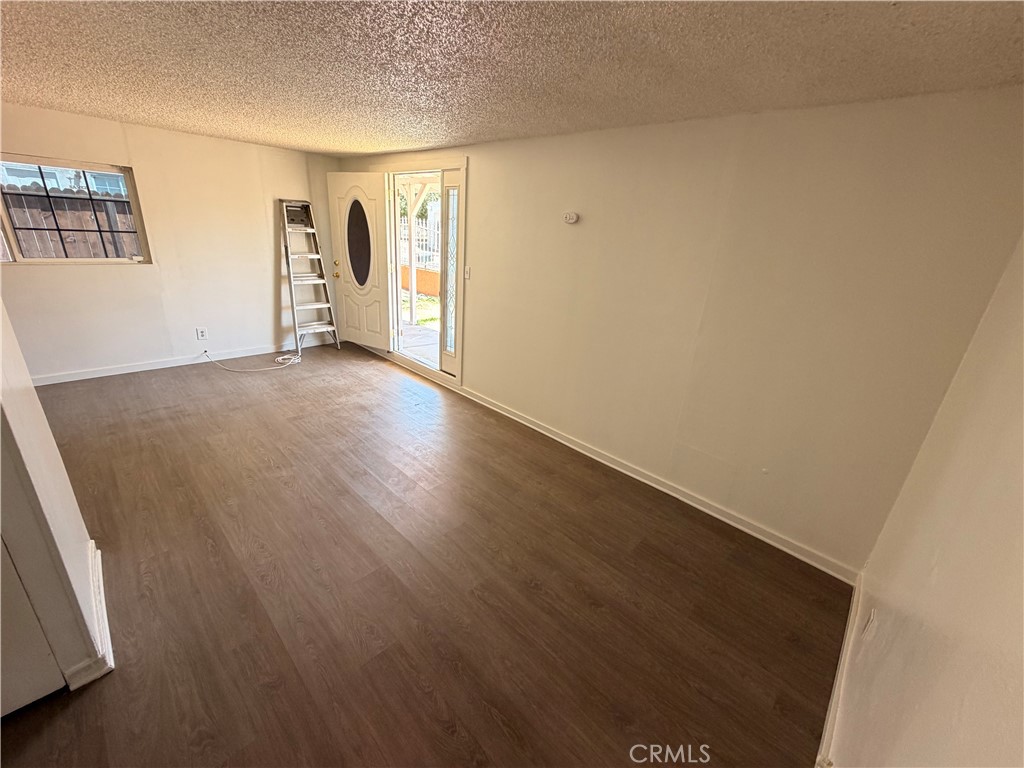 36528 Irwin Road, Unit B Barstow, CA 92311 - Photo 4 of 13 living room