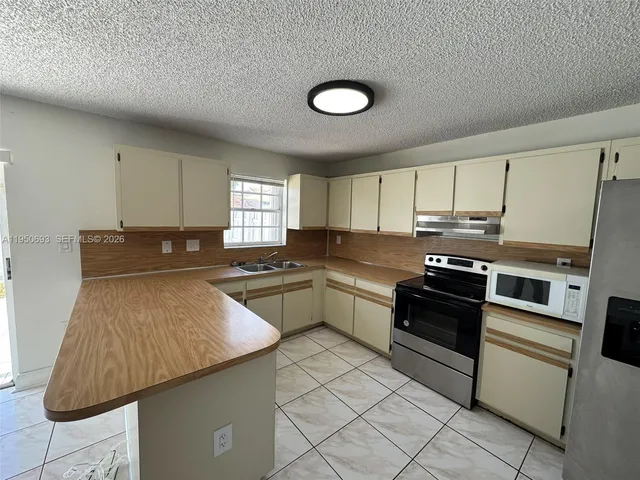 $2,800 | 6255 Southwest 129th Place, Unit 2205, Miami, FL 33183