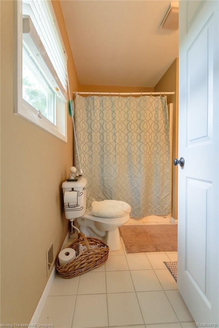 40105 Robbe Road Belleville, MI 48111 - Photo 15 of 29 mtm_40105_robbe-18.jpg