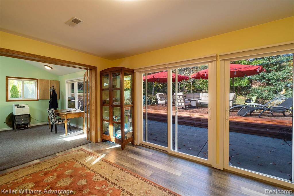 2360 West Square Lake Road Troy, MI 48098 - Photo 19 of 45